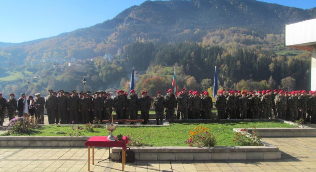 Областният управител приветства военнослужещите от 101-ви Алпийски батальон по случай празника на военното формирование