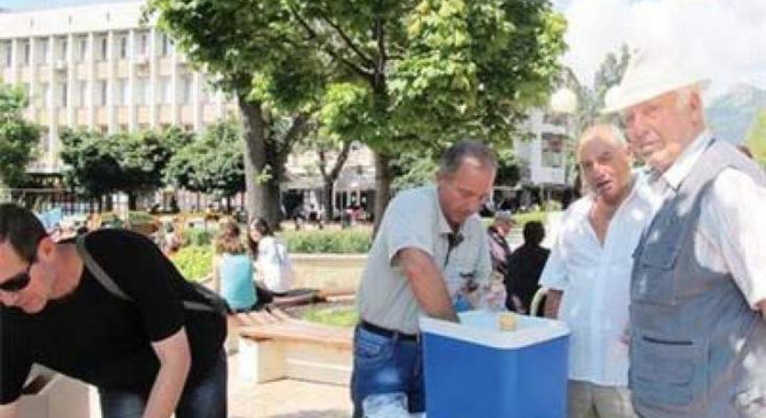Минчо Хаджиев раздава безплатно 700 сладоледа в Смолян