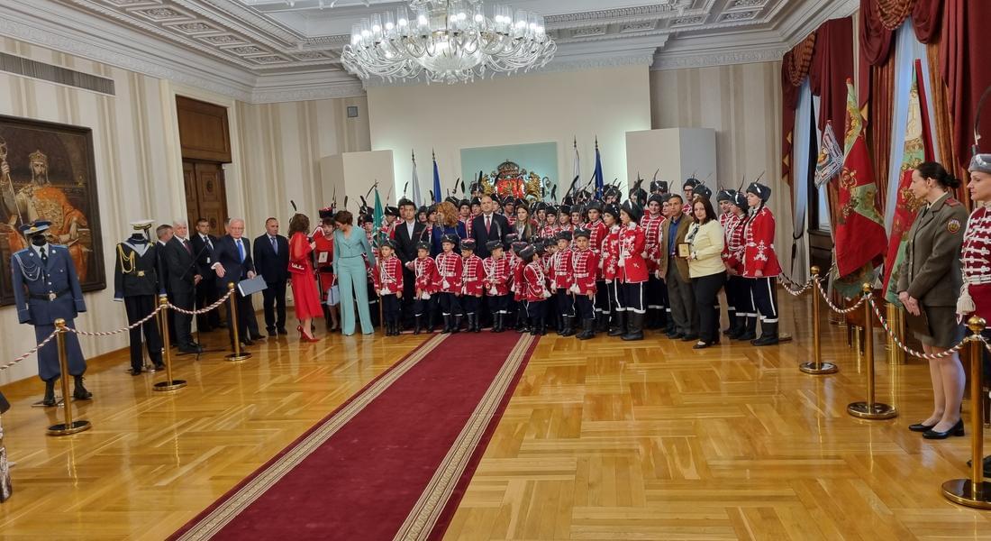 III ученически гвардейски отряд при ЕГ "Иван Вазов" посети Президенството