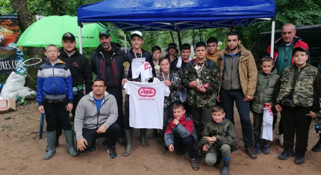 Вълчинов, Панайотов и Асенов в Топ 3 на провелото се състезание по риболов за деца на река Въча 