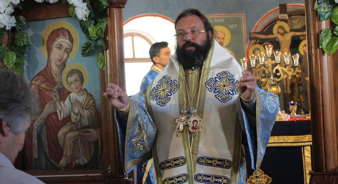 Християни от Смолян участваха  в тържествена св. Литургия в Калоферския мъжки манастир „Рождество Богородично”
