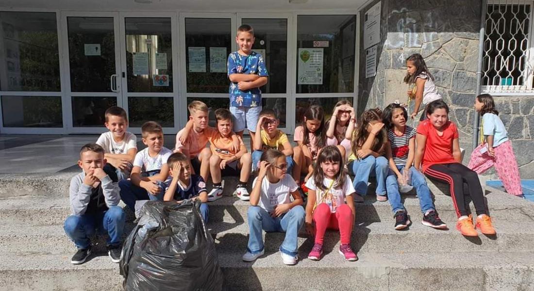 ОУ „Иван Вазов“ - Смолян се включи в кампанията „Да изчистим България заедно“ 