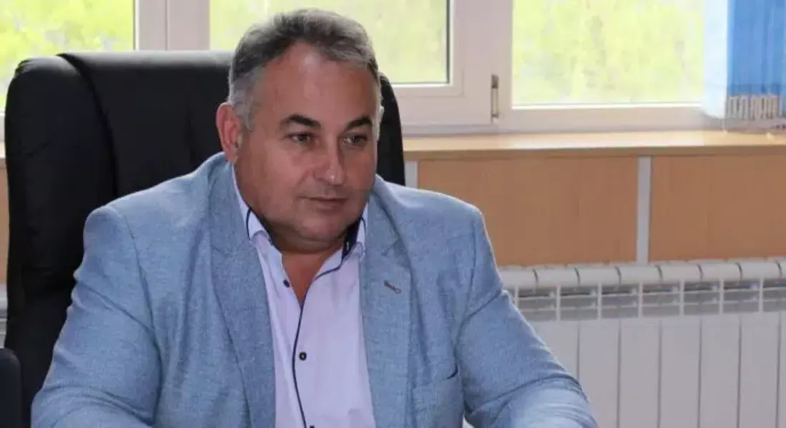 Кметът на Доспат инж. Елин Радев подписа договор по проект "Подмяна на водопровод и канализация по улици в Доспат"