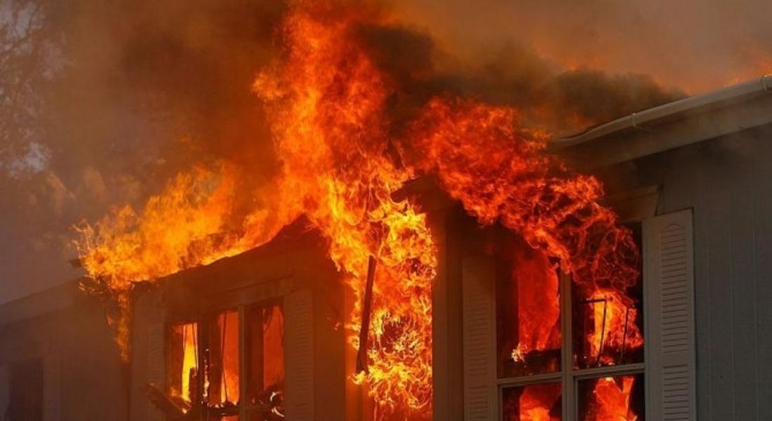 48-годишен мъж е намерен обгазен и с обгорена ръка при пожар м дома си