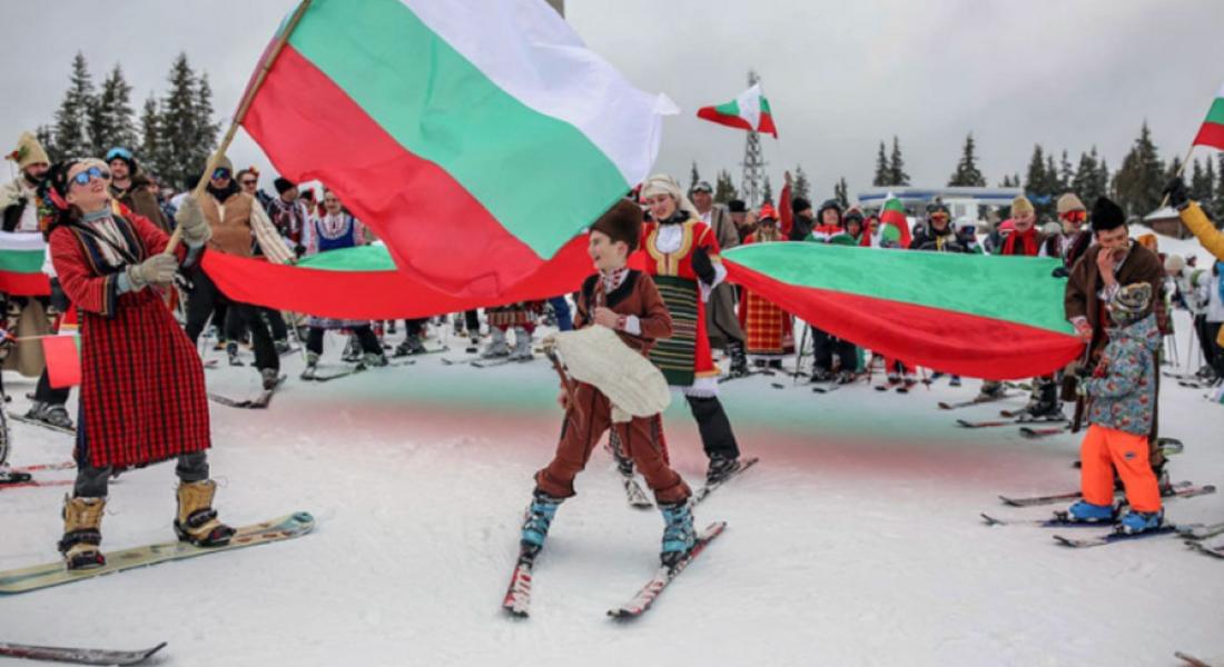 Голямото ски спускане в народни носии и знамена в Пампорово наближава 