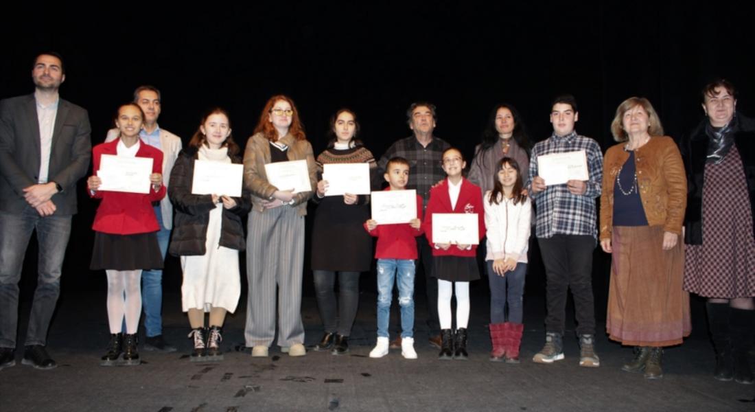 Наградиха победителите в Общинския конкурс за млади рецитатори „Васил Левски – 150 години безсмъртие“. 