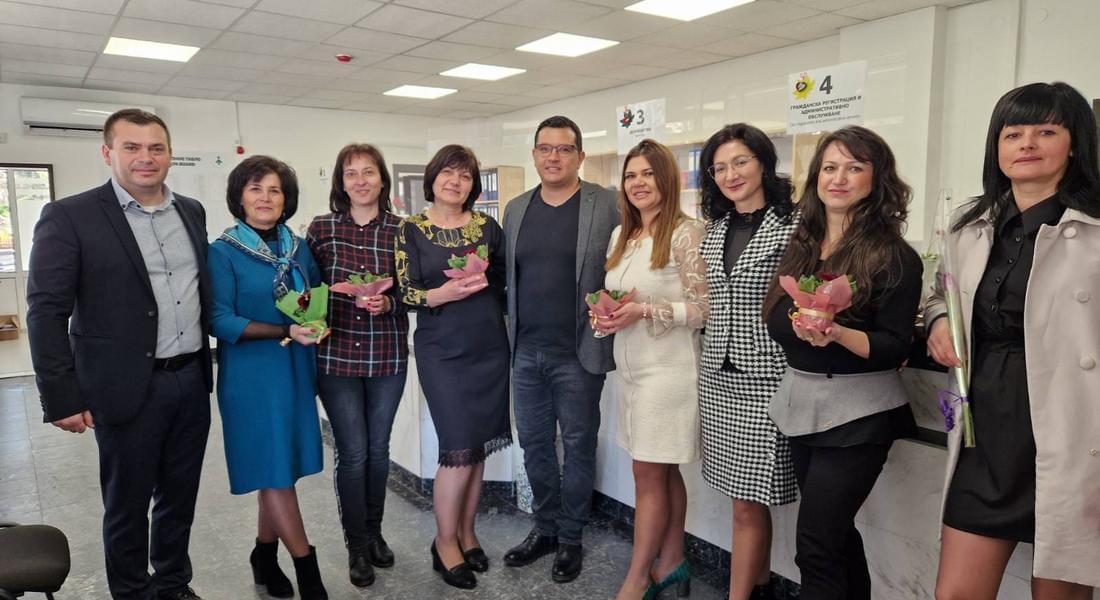 Кметът на Община Девин Здравко Иванов изненада дамите за 8 – ми март 