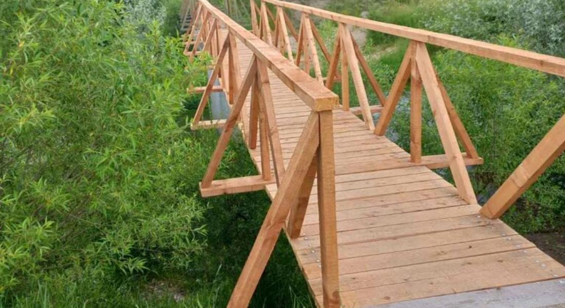 Ремонтират се два туристически моста в с. Барутин