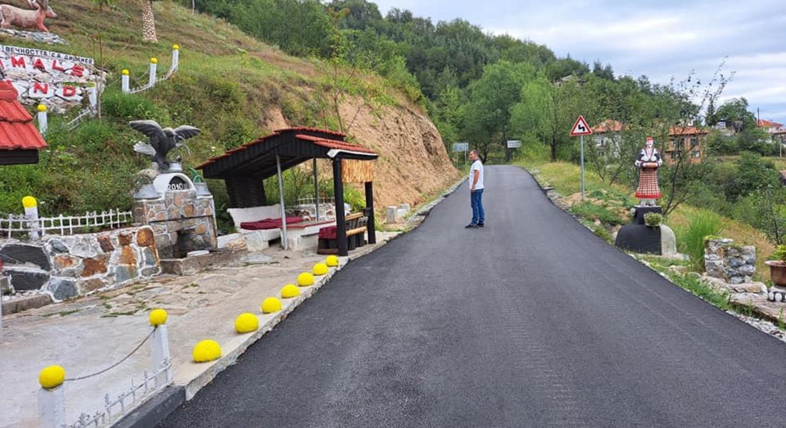 Приключват ремонтните дейности на пътна връзка, която по пряк път свързва общините Мадан и Баните