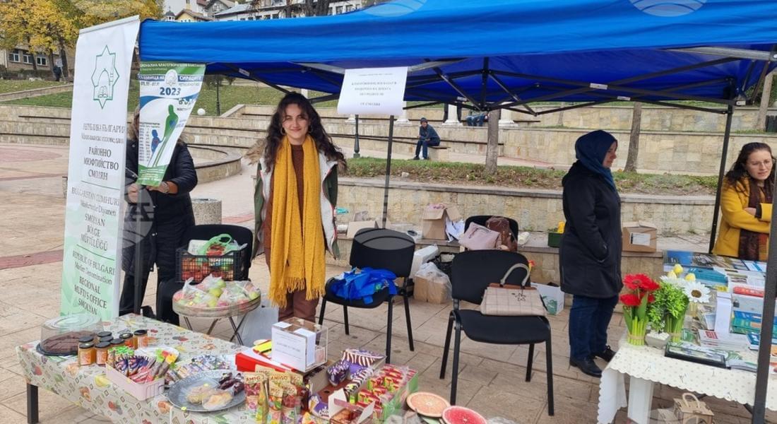 Благотворителен базар в центъра на Смолян събира средства за подпомагане на деца сираци