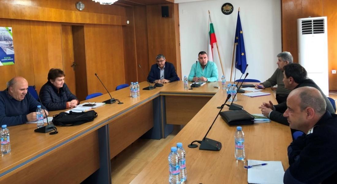 Областният управител Захари Сираков проведе работна среща във връзка с подготовката за предстоящия зимен сезон