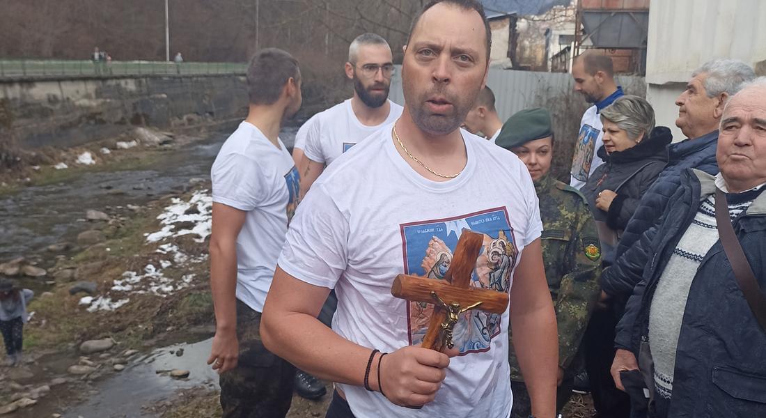  Иван Бялков хвана богоявленския кръст в Смолян за трети път 