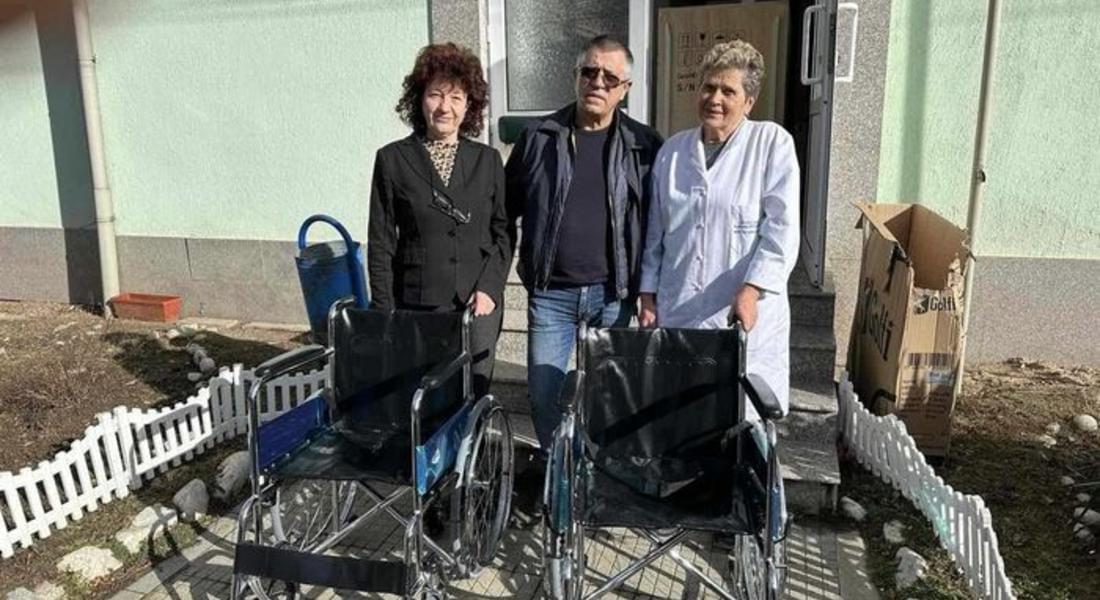 Председателят на Общински съвет Девин дари инвалидни колички за нуждаeщи се