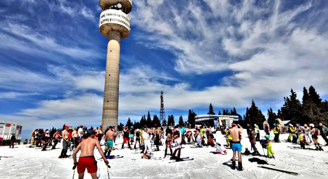 На 6 април в Пампорово организират ски спускане по бански