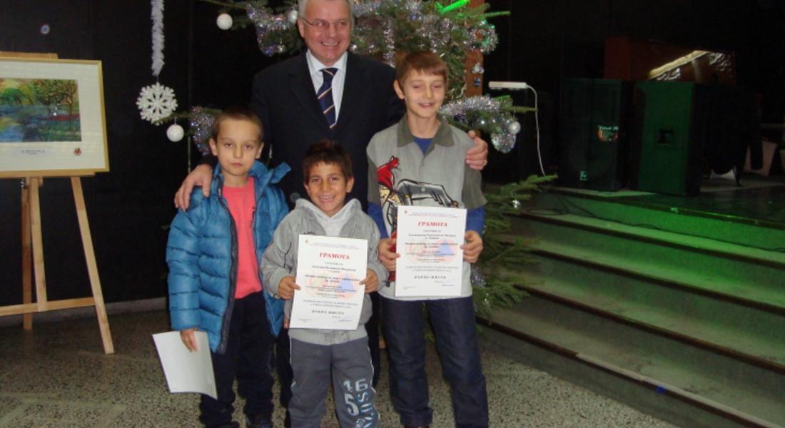 Три деца от област Смолян с награди от конкурса "“С очите си видях бедата"