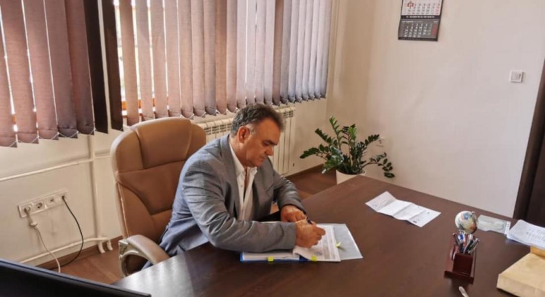 Кметът на община Борино подписа договор за рехабилитация на важни общински пътища