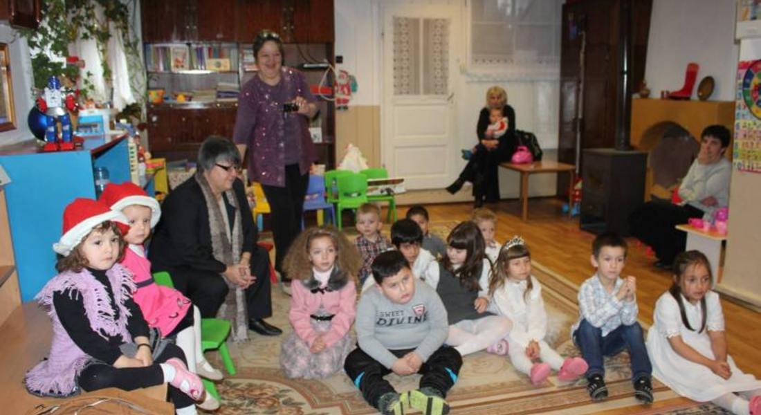 Общински съветник от ГЕРБ изненада с коледни подаръци децата в Широка лъка