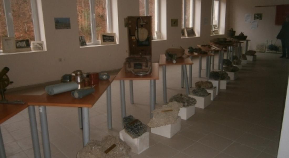   Временно преместиха експонатите от Музея по минно дело и рудодобив в ТИЦ - Мадан