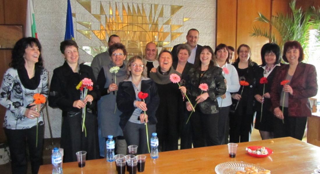 Кметът на Смолян поздрави 115 дами работещи в общинската администрация