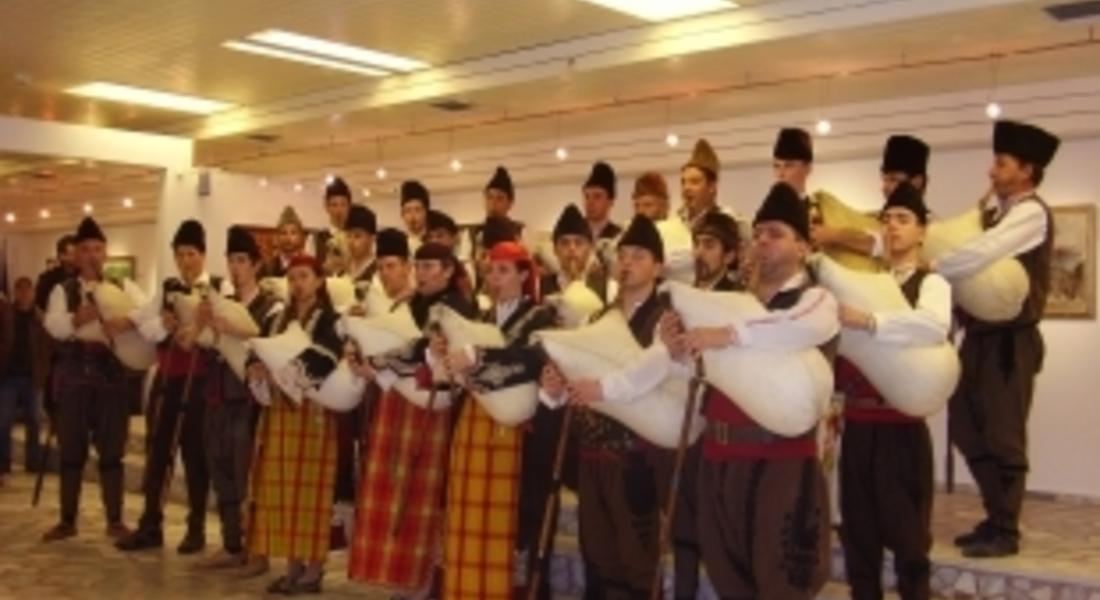 Оркестър "100 каба гайди" ще участва в престижен фестивал в Чехия
