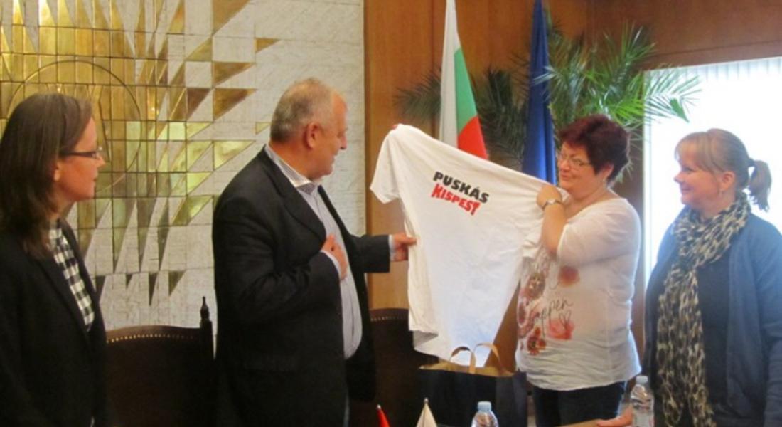  Кметът Мелемов посрещна 20 младежи от Унгария