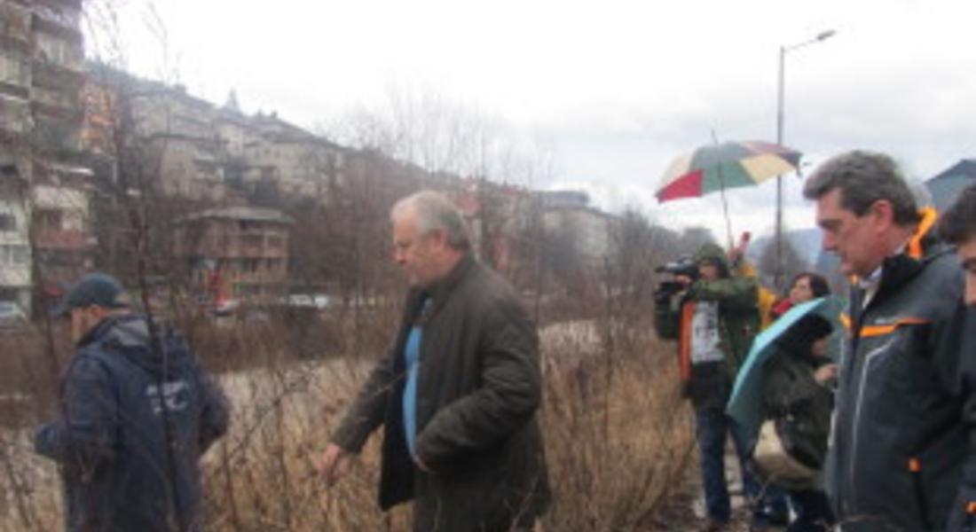 Кметът Мелемов отмени бедственото положение. Комисия обикаля проблемните места и описва щетите
