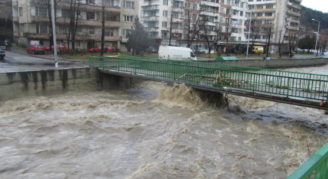 Обявиха жълт код за покачване на нивото на река Черна в Смолян 
