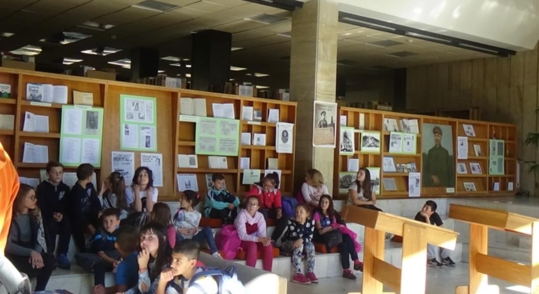 В библиотеката представят изложба "Родопските будители"