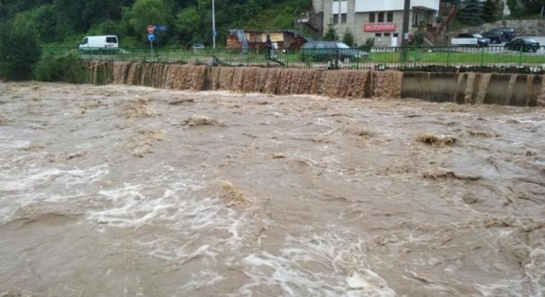  Нивата на реките в Смолянско спадат драстично, проблеми с паднали камъни по цялата републиканска мрежа в региона