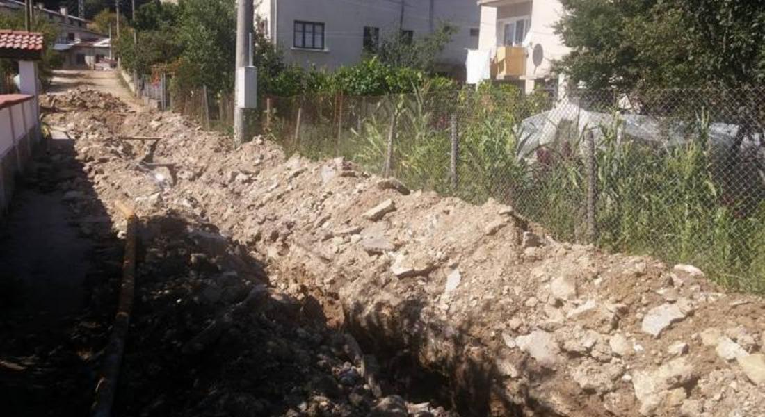 Подменят водопровода на улица, водеща до гробището в Момчиловци