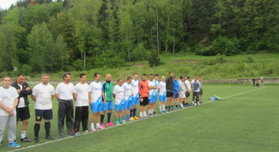 Зам.-кметът инж.Цекова даде начален старт на  футболния турнир за работещи и служители