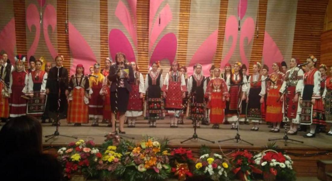 Традиционният Коледен концерт на НУФИ "Широка лъка" събра много гости и почитатели на фолклора