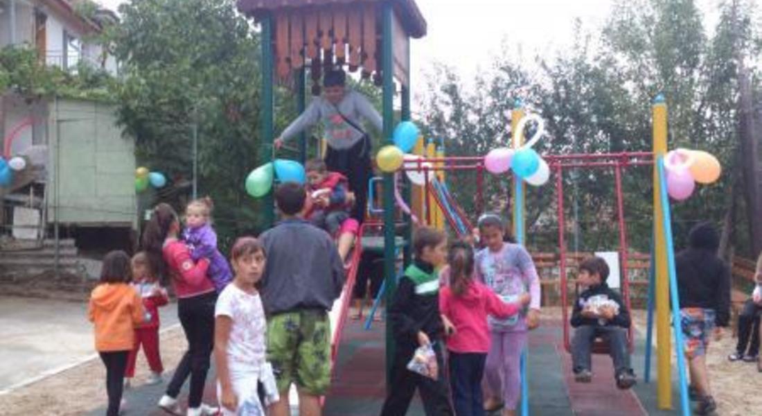 Откриха нова детска площадка в златоградското село Аламовци