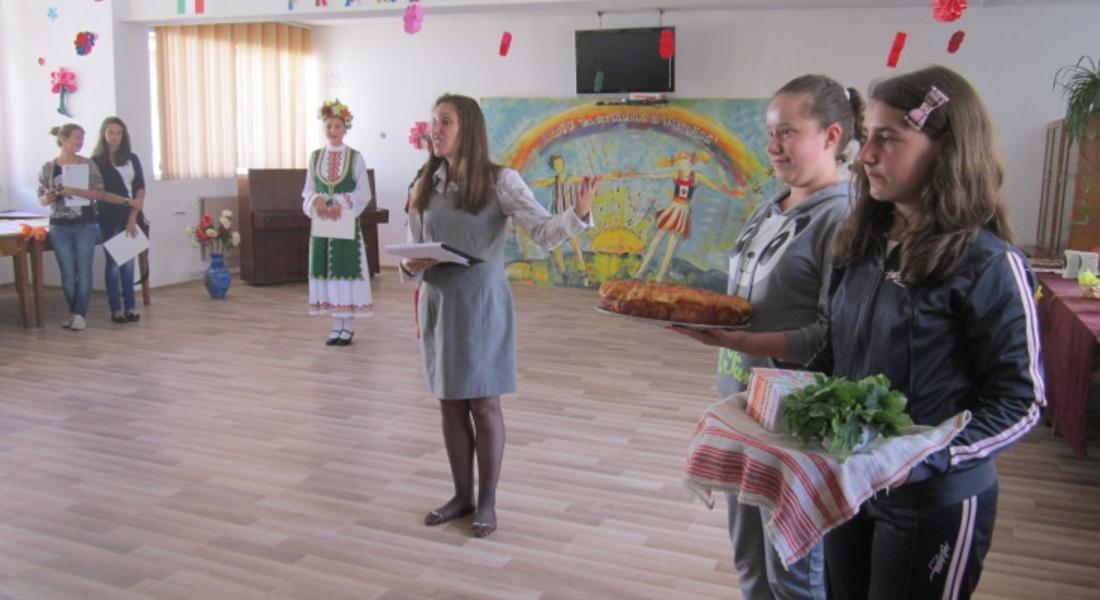 Полски студенти пяха „Рипни, Калинке...” и играха българско хоро