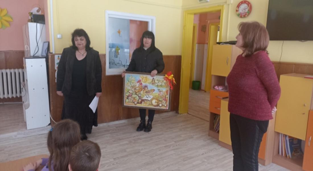 "ВиК ЕООД" - Смолян подари тематична картина на детска градина "Славейче" по повод Световния ден на водата
