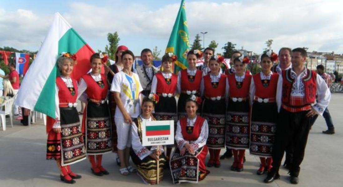 Клуб „Хоро” участва в два фестивала в побратимена Ялова