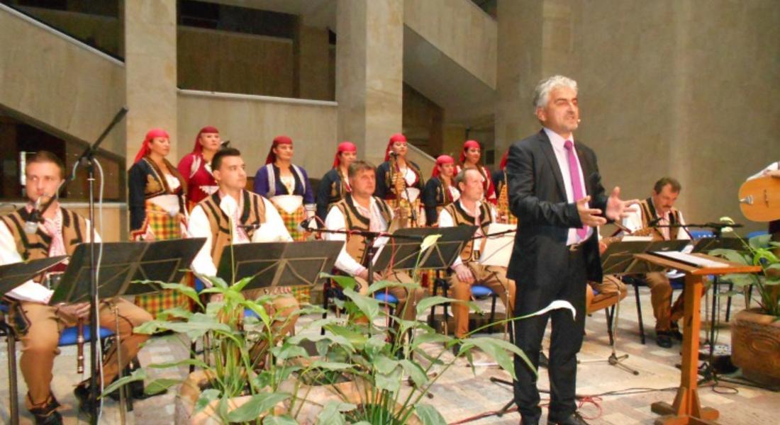 ФА „Родопа” изпълниха части от „Музикална картина” за спектакъла „Невястата”