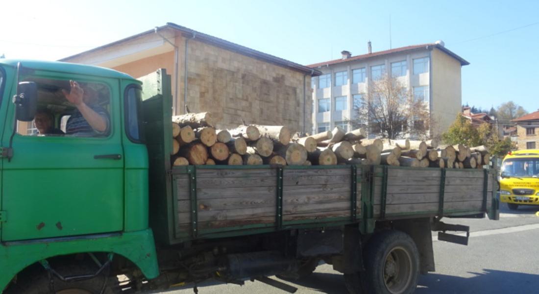 Болницата в Златоград получи дарение от 22 куб.м дърва