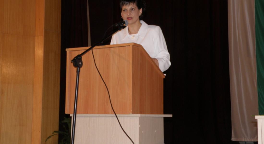 Д-р Даниела Дариткова гостува на абсолвентското тържество във ВСУ - Смолян