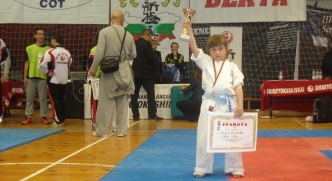 7-годишно момиче от Мадан стана шампионка по карате
