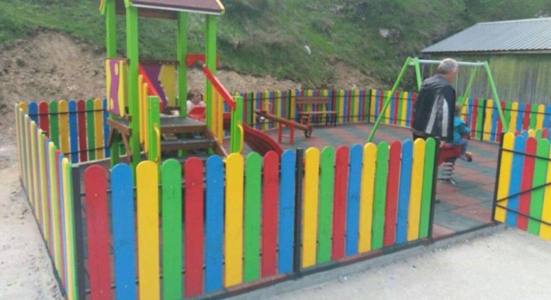 Нова детска площадка откриха в Мадан