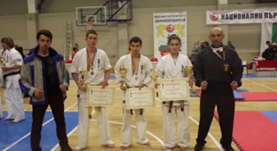 Състезатели от Спортен клуб по карате в Рудозем спечелиха бронзови медали от национално първенство