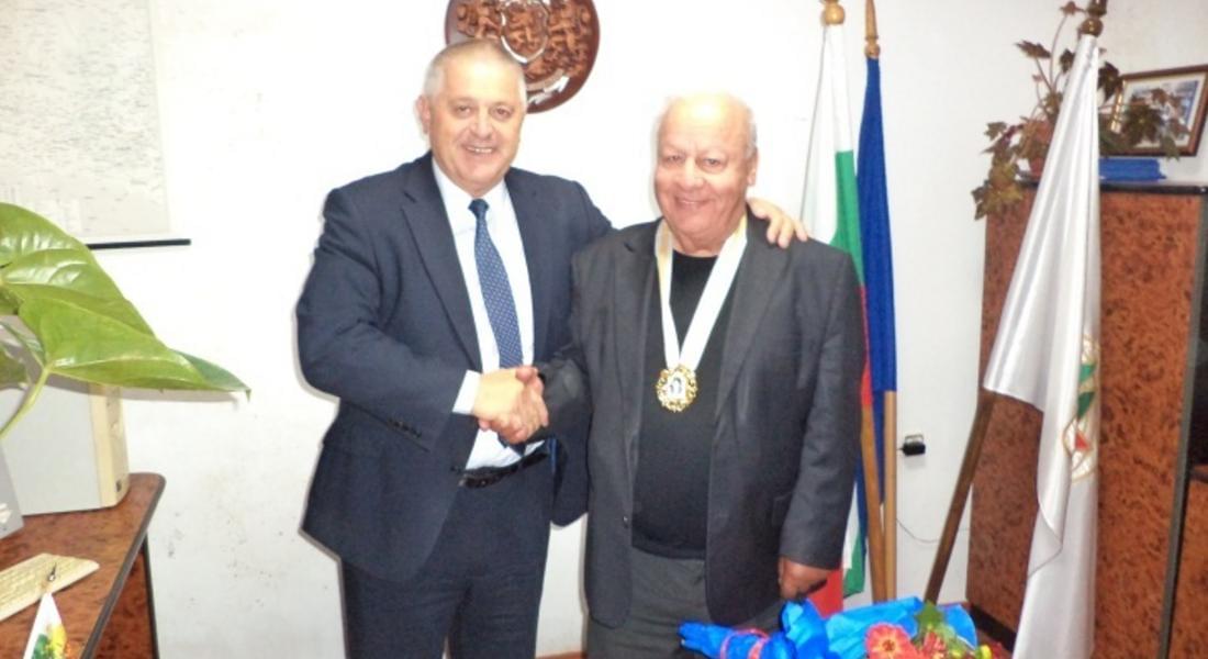 Бившият областен управител инж.Стефан Стайков стана "Почетен гражданин на Неделино"