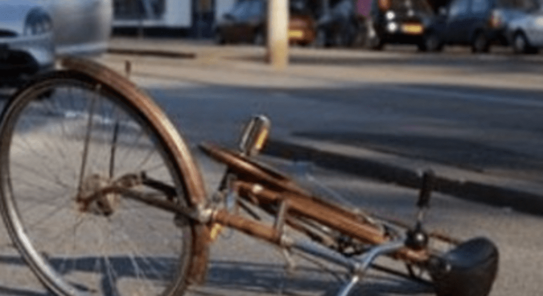 15-годишен велосипедист се блъсна в кола