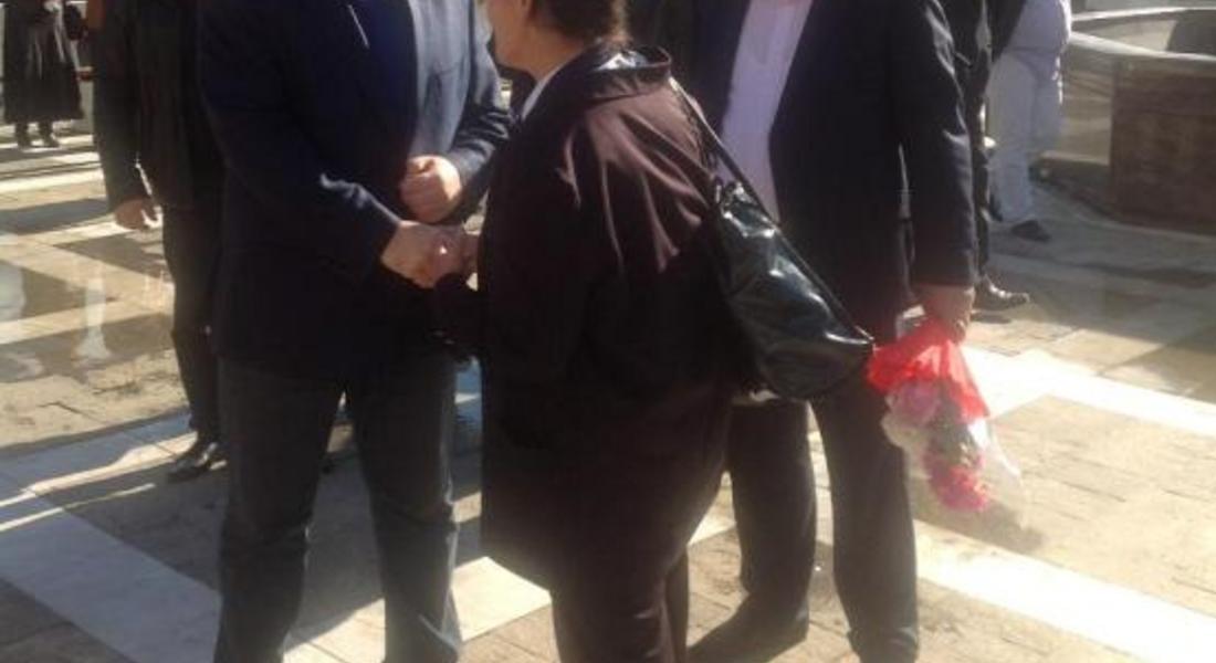 Министър Найденов се срещна с жителите на бедстващата община Неделино