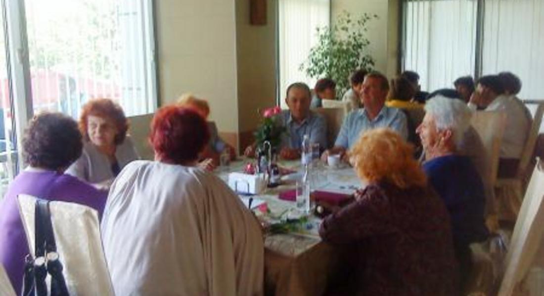 Кметът на Златоград се срещна с учители-пенсионери