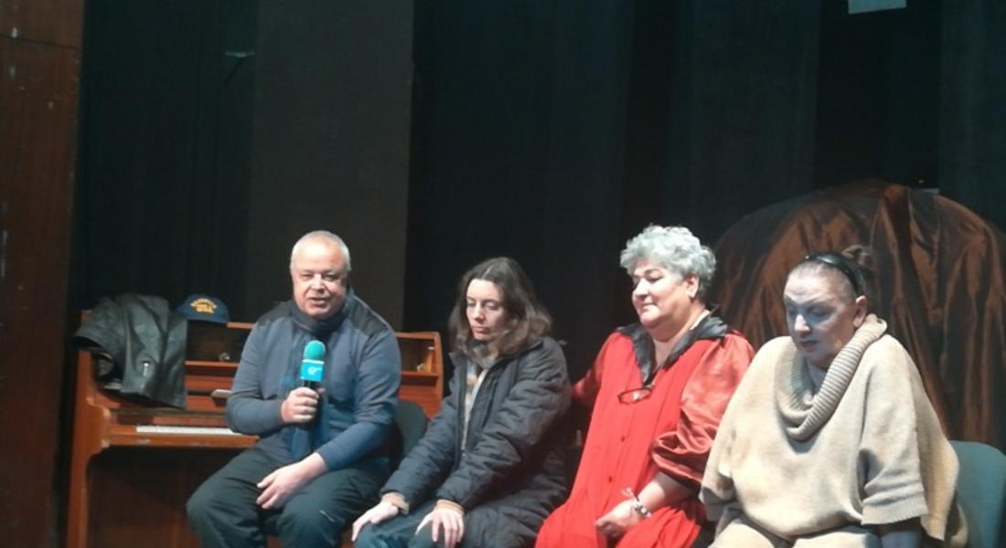 40 години на сцена отбелязват Емилия Ованесян и Искра Йосифова с „Театър, любов моя“