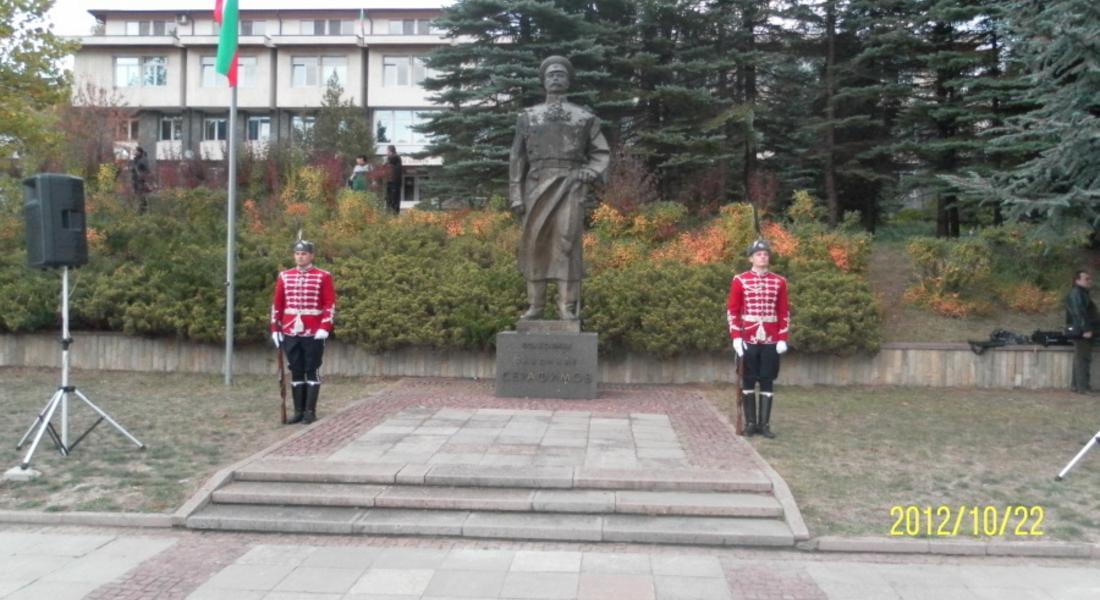 Музеят и галерията подреждат паметен кът за полковник Владимир Серафимов