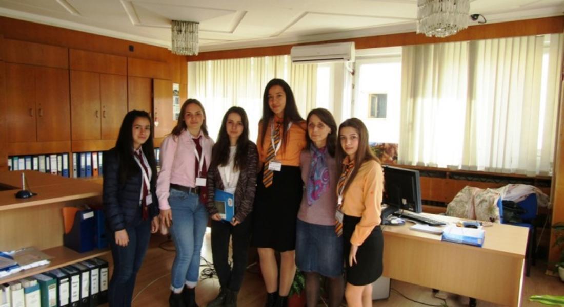 Младите мениджъри поеха управлението за един ден в Областна администрация Смолян