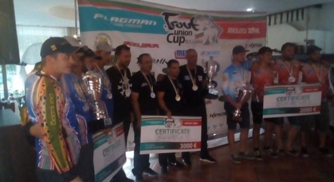  Отборът на България стана първи в международното състезание по улов на пъстърва в Девин